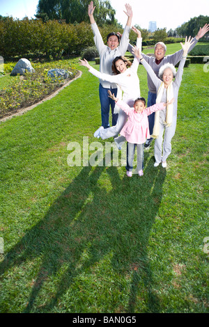 Portrait einer drei Generationen Familie Stockfoto