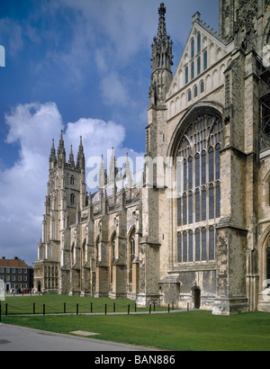 Die Kathedrale von Canterbury Westtürme & südlichen Querschiff von Süden gesehen Stockfoto