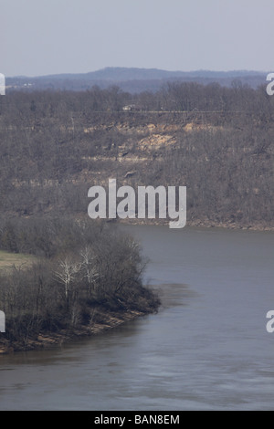 Ohio Fluß zentrale Indiana Hügeln Bauernhof Kentucky Zustand Linie malerischen Panorama Cut-off-cutoff Bank Ablagerung Klippe Stockfoto