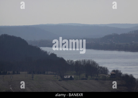 Ohio Fluß zentrale Indiana Hügeln Bauernhof Kentucky Zustand Linie landschaftlich Panorama Stockfoto