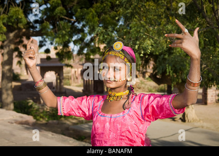 Indische Mädchen tanzen, Jodhpur, Rajasthan, Indien Stockfoto