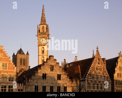 Zunfthäuser am Graslei am Flussufer, Gent Stockfoto