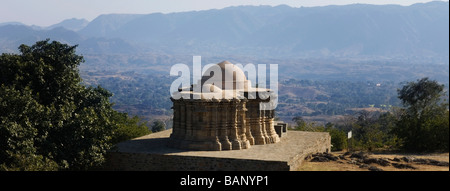 Erhöhte Ansicht eines Tempels, Jain-Tempel Nr. 1, Kumbhalgarh Fort, Udaipur, Rajasthan, Indien Stockfoto