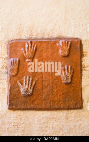 Nahaufnahme der Handabdrücke, Meherangarh Fort, Jodhpur, Rajasthan, Indien Stockfoto