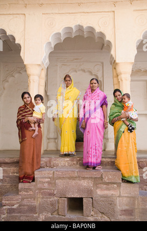 Touristen in einem Fort Meherangarh Fort, Jodhpur, Rajasthan, Indien Stockfoto