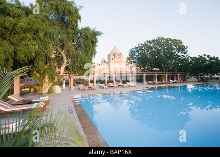 Schwimmbad in einem Palast Umaid Bhawan Palace Jodhpur, Rajasthan, Indien Stockfoto