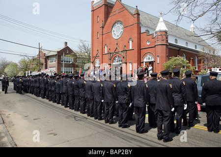 New Haven Feuerwehrleute erinnern einen Feuerwehrmann starb während der Dienstzeit Stockfoto