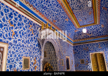 Niedrigen Winkel Blick auf einer Decke, Badal Mahal Junagarh Fort, Bikaner, Rajasthan, Indien Stockfoto