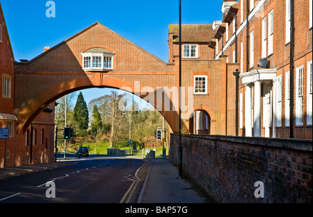 Marlborough College, einer der berühmtesten englischen allgemeinen Schulen im Markt Stadt von Marlborough Wiltshire England UK Stockfoto