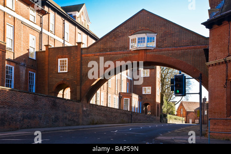 Marlborough College, einer der berühmtesten englischen allgemeinen Schulen im Markt Stadt von Marlborough Wiltshire England UK Stockfoto