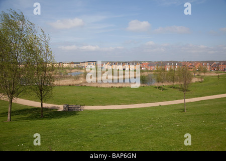 Begrünten Neubausiedlung Hampton Peterborough Stockfoto