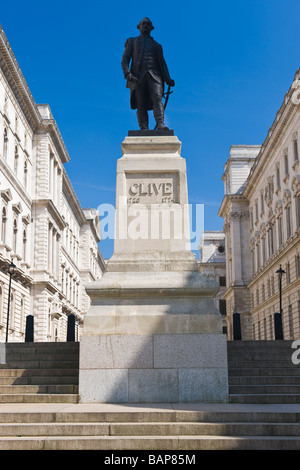 Whitehall, Statue von Robert Clive, Clive of India, 1725-1774, Soldat, Gründer der & Gouverneur, British Empire in Indien Stockfoto