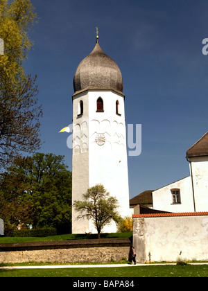 Kirchturm mit Uhr, Glockenturm, das Benediktiner-Kloster Frauenwoerth, Fraueninsel Insel, See Frauenchiemsee oder Chiemsee Stockfoto