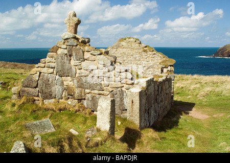 St Helens Oratorium am Cape Cornwall, die Überreste einer kleinen Kapelle an der kornischen Küste Stockfoto