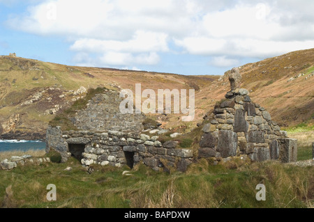 St Helens Oratorium am Cape Cornwall, die Überreste einer kleinen Kapelle an der kornischen Küste Stockfoto