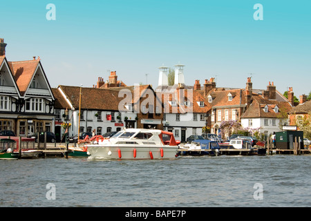 Cabin-Cruiser auf Themse, Henley on Thames, Oxfordshire Stockfoto