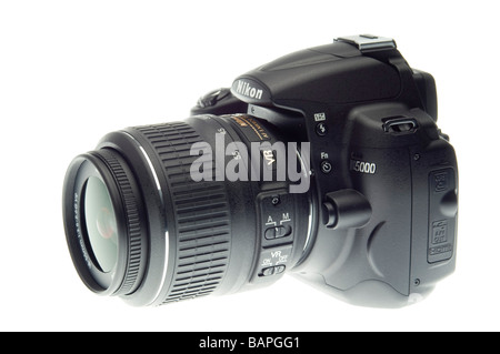 Digitale SLR-Kamera Nikon D5000 HD video mit standard-Kit-Zoom-Objektiv Stockfoto