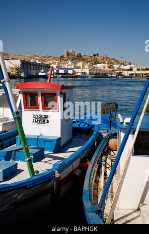 Fischerhafen monumentale Zitadelle und Schloss Almeria Andalusien Spanien Stockfoto