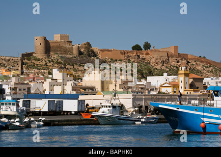 Fischerhafen monumentale Zitadelle und Schloss Almeria Andalusien Spanien Stockfoto