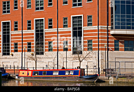 Ein Hausboot auf dem Fluss Avon Floating Harbour in Bristol, Großbritannien Stockfoto