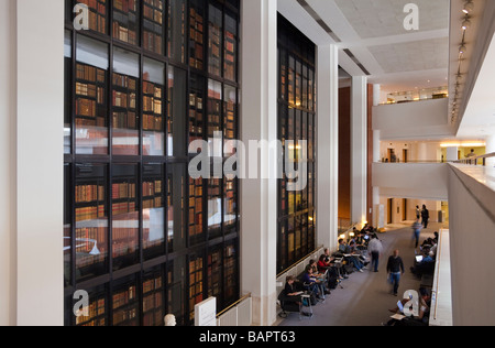 Interieur, British Library, St. Pancras, London, England Stockfoto