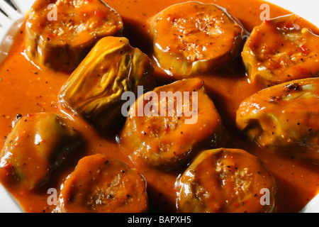 Bonjan Salat ist ein elegante Auberginen-Salat aus Afghanistan mit Zimt und Minze gewürzt und gekocht in Tomaten Sauce Stockfoto