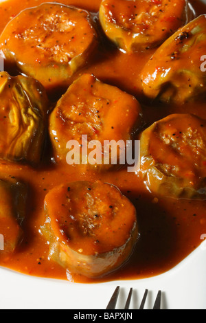 Bonjan Salat ist ein elegante Auberginen-Salat aus Afghanistan mit Zimt und Minze gewürzt und gekocht in Tomaten Sauce Stockfoto