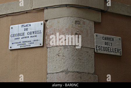 Placa de George Orwell, benannt nach dem berühmten englischen Schriftsteller, im gotischen Viertel von Barcelona, Spanien. Stockfoto