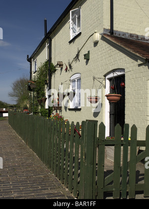 Schleusenwärter Canalside Hütte Worcester und Birmingham Kanal Astwood sperrt Hanbury Worcestershire Midlands England Stockfoto