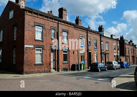 Viktorianische Backstein zurück zur Arbeiterklasse Terrassenhäuser Leeds West Yorkshire England zurück Stockfoto