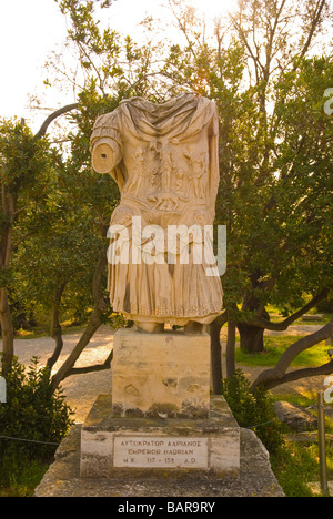 Bleibt eine Statue des Kaisers Hadrian an Ancient Agora in Athen Griechenland Europa Stockfoto