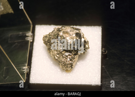 Pyrit fools gold Mineral Stein Stein chemische glänzende Probe Stockfoto