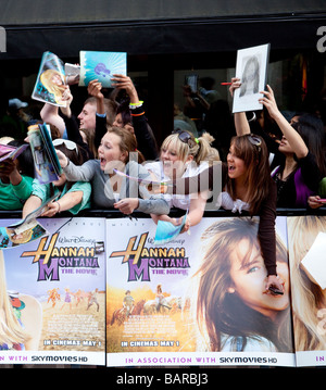 Fans bei Hannah Montana UK Premiere, Leicester Square, London, England Stockfoto