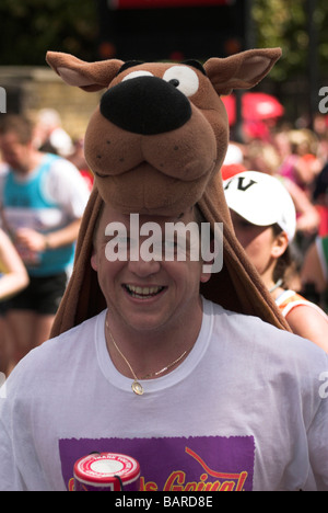 Kostümierte Läufer in den London-Marathon 2009. Stockfoto