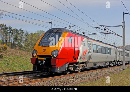 British Rail Class 221 SuperVoyager Diesel elektrische Triebzug, Anzahl 221 118. West Coast Main Line, Lambrigg, Cumbria. Stockfoto