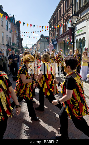 Der Tanz auf dem Festival fegt Hobos Morris-Seite Stockfoto