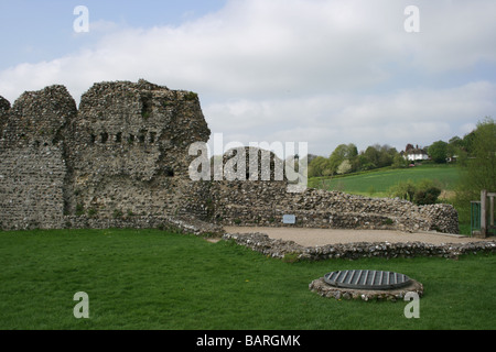 Im Inneren der Norman Schloss Eynsford bleibt der 12. Jahrhundert Küche und gut. Stockfoto