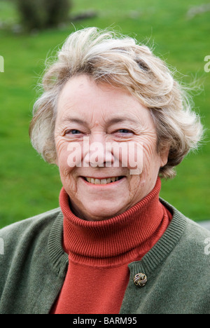 Mary Mead, Gründerin von Yeo Valley Farms, ist die größte Bio-Marke Großbritanniens, die 1994 gegründet wurde. Blagdon, Somerset England, 2. Dezember 2008 2000, Großbritannien Stockfoto