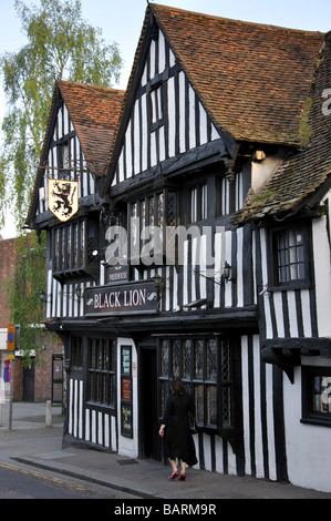 16th Century The Black Lion Inn, Bridge Street, Bishop’s Stortford, Hertfordshire, England, Vereinigtes Königreich Stockfoto