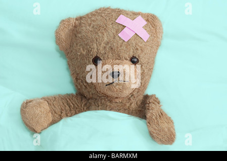 Teddy im Krankenhaus Stockfoto