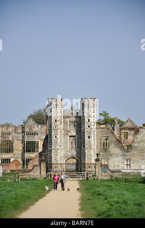 Cowdray House Tudor Herrenhaus, Midhurst, West Sussex, England, Vereinigtes Königreich Stockfoto