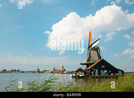 schöne Windmil Llandscape in der Zaanse Schans in der Nähe von amsterdam Stockfoto