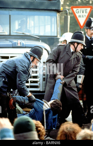 Greenham Berkshire UK Dezember 1982 Demonstranten auf das Friedenslager Greenham Common Frauen s Stockfoto