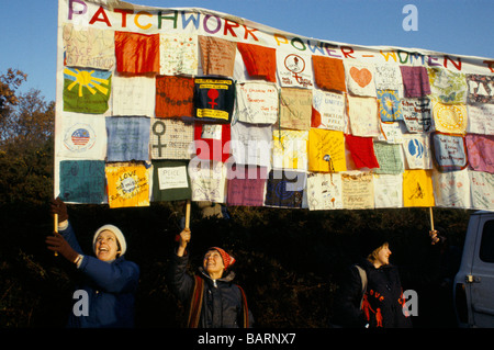 Greenham Berkshire UK Dezember 1982 Demonstranten an Greenham Common Frieden Frauenlager Stockfoto