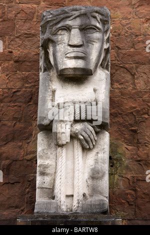 "Ecce Homo" Statue in den alten Ruinen Coventry Cathedral Stockfoto