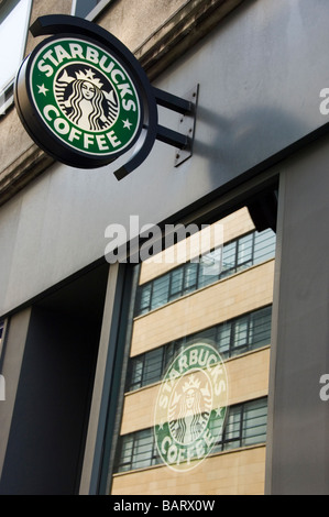 Kaffee von Starbucks-Logo Stockfoto