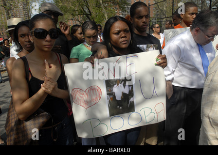 Harlem Mütter S A V E stoppen ein weiteres gewaltsames Ende März Lenox Avenue in Harlem in New York Stockfoto