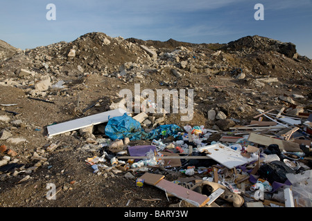Bau- und häusliche Abfälle Flytipped in Hartlepool Stockfoto