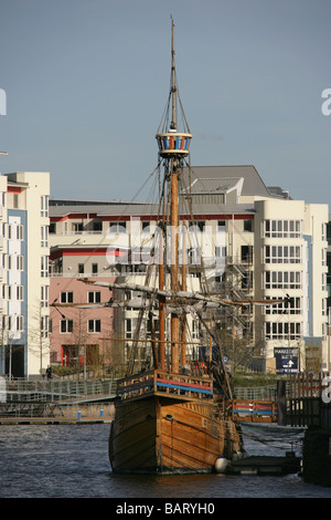 Stadt von Bristol, England. Die Nachbildung des John Cabot Schiff Matthew in Bristol Floating Harbour. Stockfoto