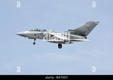 Eine RAF Bae Systeme Tornado GR4 im Endanflug Stockfoto